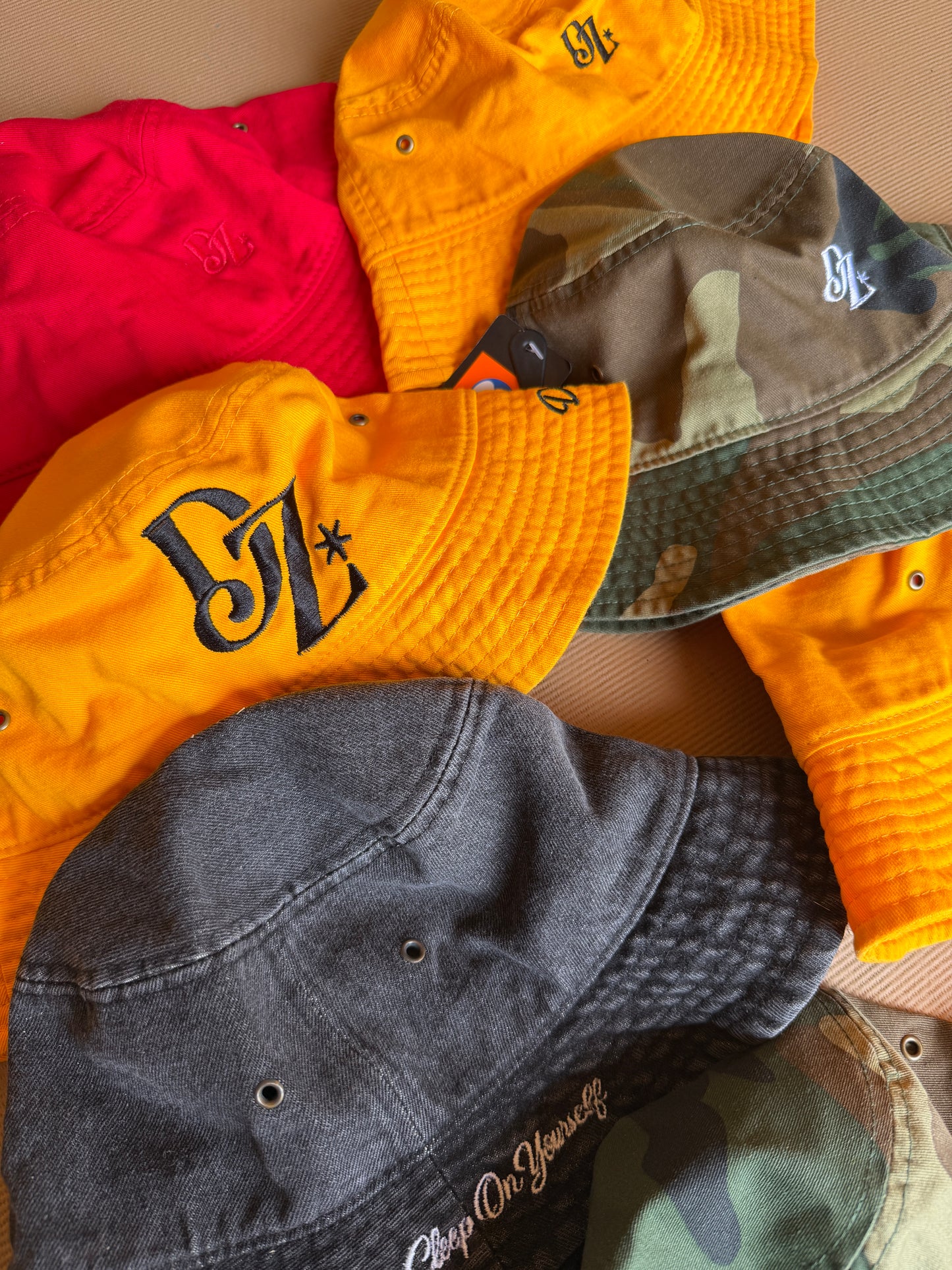 DZ BUCKET HAT